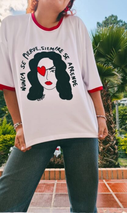 Camiseta oversize - Nunca se pierde, siempre se aprende - Image 2