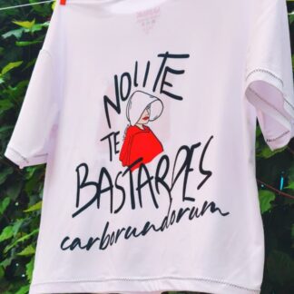 Camiseta mayday - cuento de la criada
